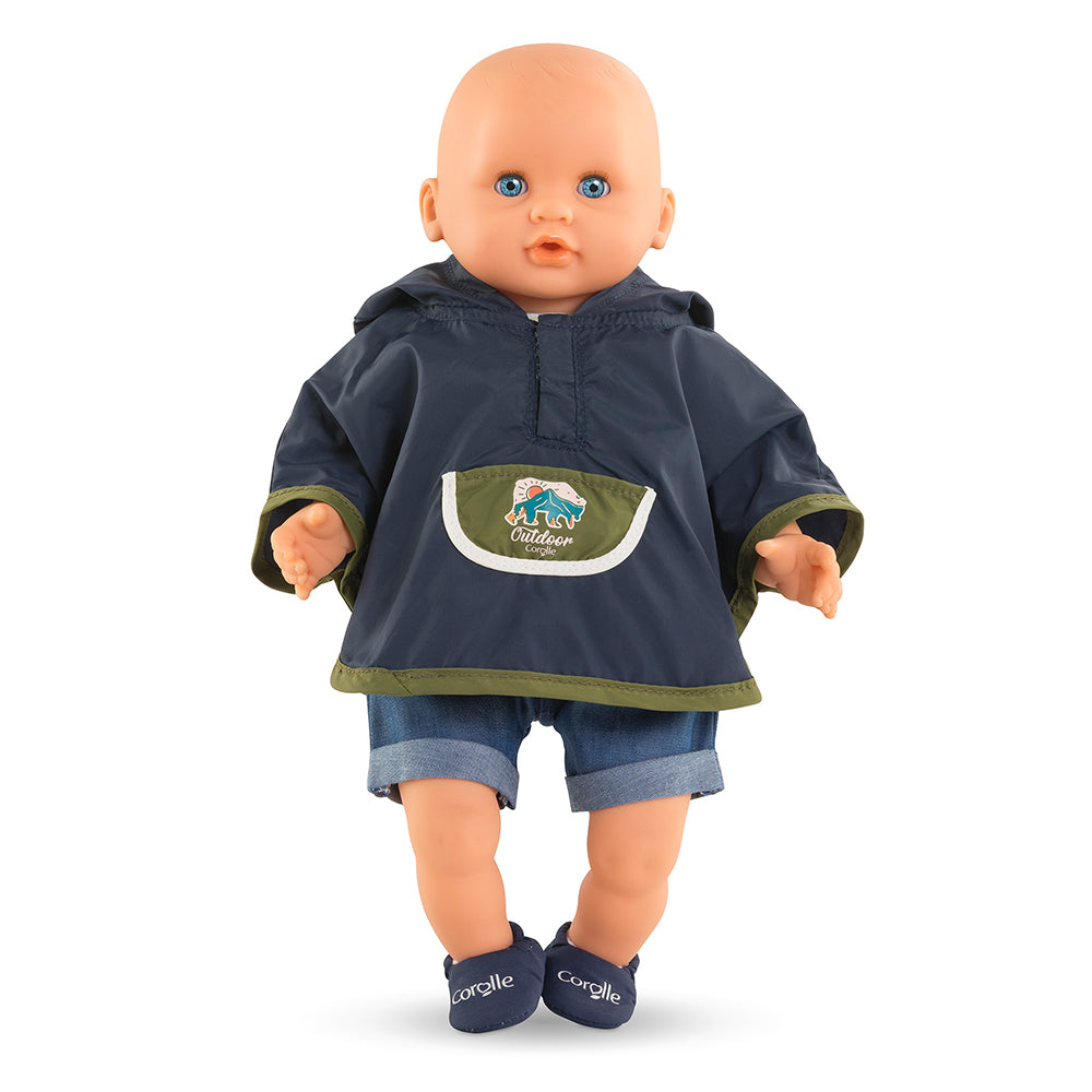 Vêtements 30 cm - Petit Explorateur - Poncho de pluie petit explorateur sur poupon Corolle, en tissu bleu marine.