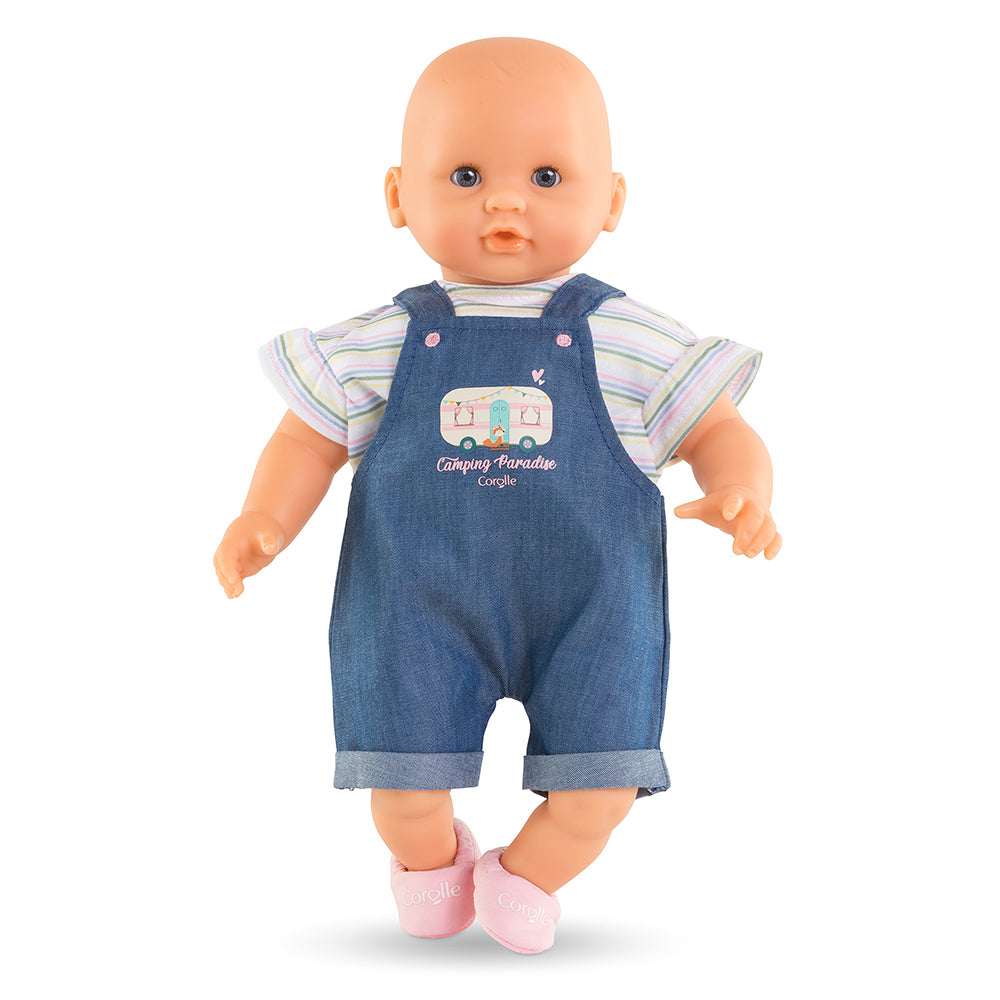Vêtements pour poupon 30 cm, petit poupon en combishort imitation jean et T-shirt, modèle Petit Explorateur.