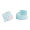 Accessoire poupon pot lingette Corolle avec pot bleu et lingette étoilée en tissu.