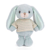 Lapin bleu Bukowski adorable en peluche avec de grandes oreilles et un haut rayé.