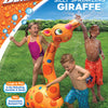 girafe à jets d'eau Banzai avec enfants jouant et s'amusant en été