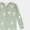 dormeuse convertible bébé vert sauge à imprimé agneaux pour bébé, confort et liberté de mouvement.