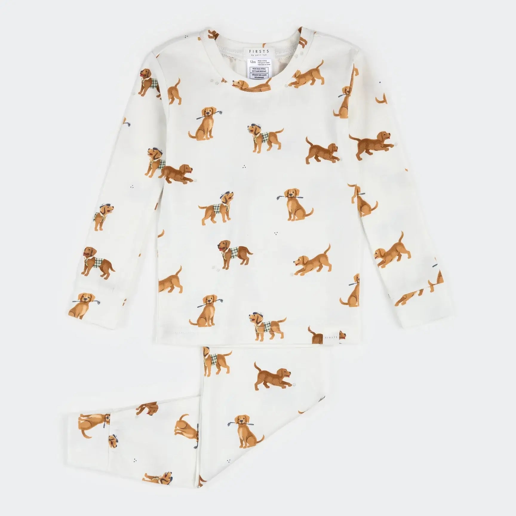 Ensemble pyjama blanc cassé à imprimé chiots golfeurs, idéal pour les nuits confortables.