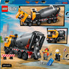 camion bétonnière LEGO City 60478 avec figurines et accessoires sur une scène de chantier.