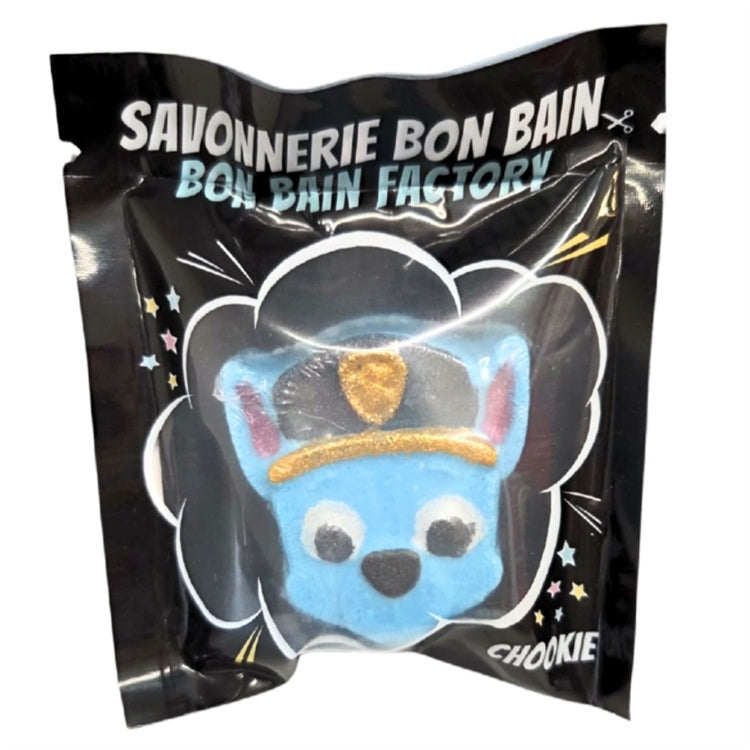 Bombe de bain CHOOKIE en forme de policier, création savoureuse pour un bain surprenant.