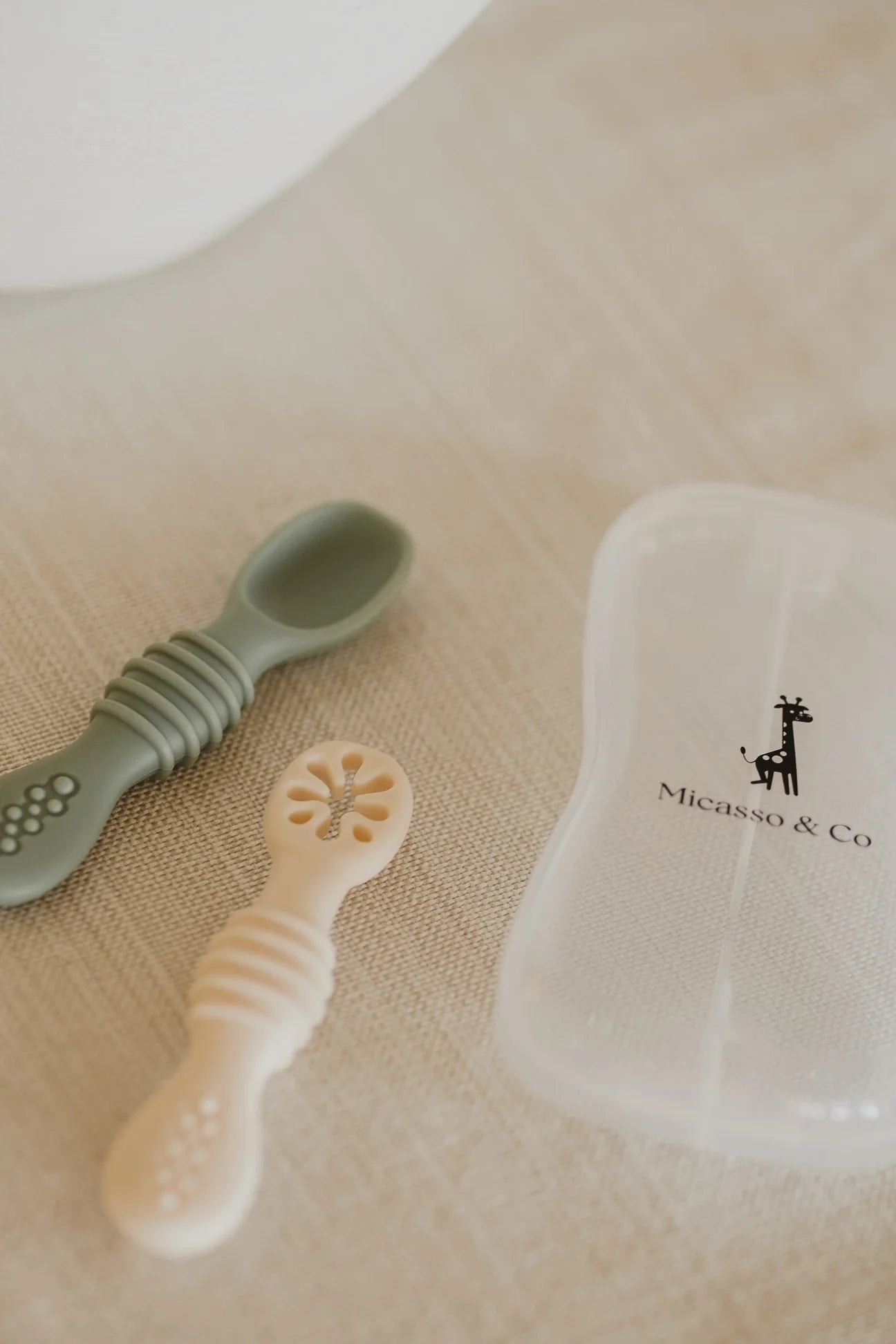 Micasso-Ustensile vert tendre et blanc creme