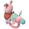 hochet dentition bébé Camilla avec une chenille douce en rose, corail et vert, aux yeux endormis, et anneau de dentition en silicone.